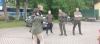 Studenci przed budynkiem Nadleśnictwa Karnieszewice- spotkanie z pracownikami. Fot. Filip Przyłucki